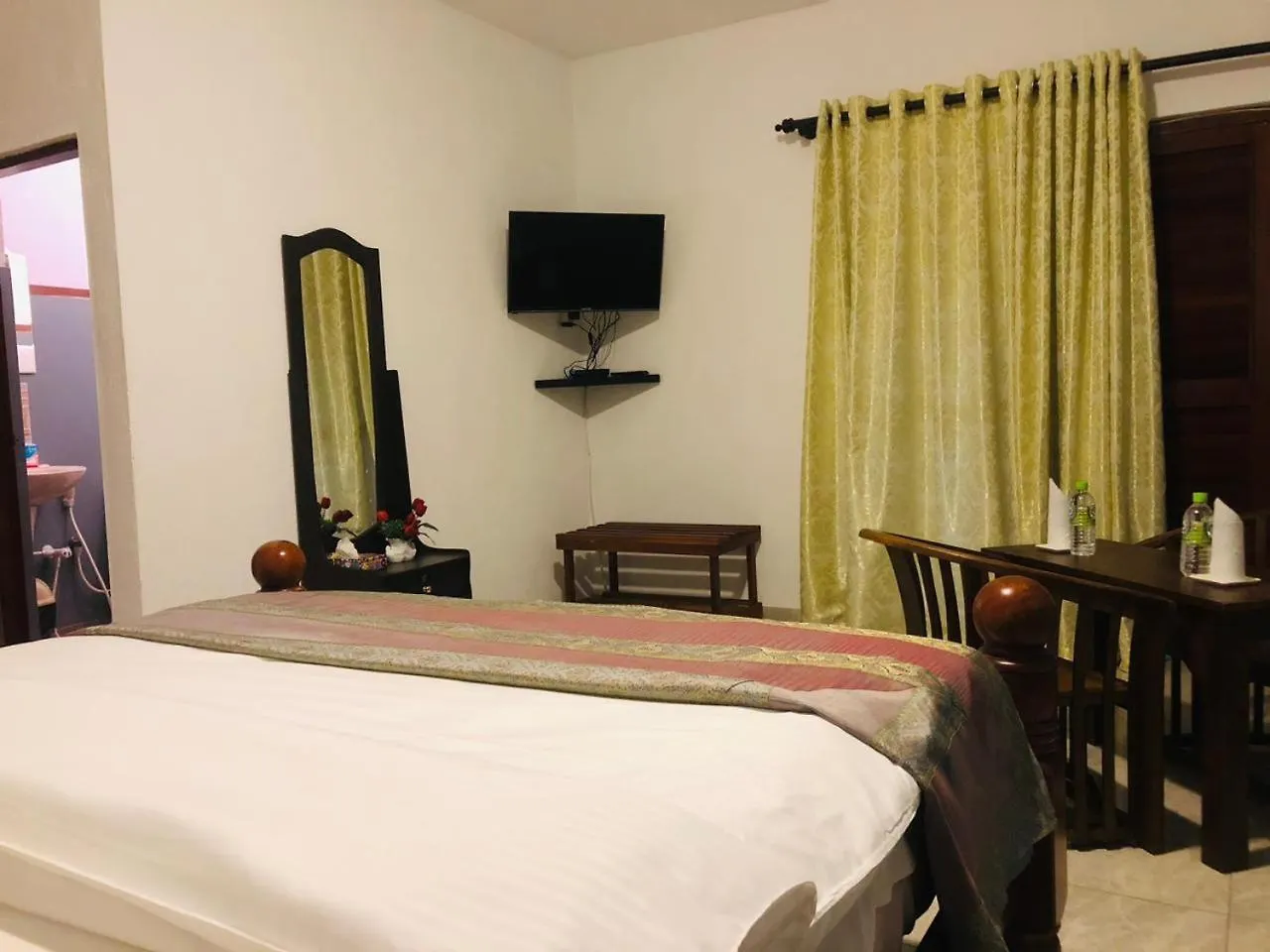 منتجع Deer Point Hotel كاندي