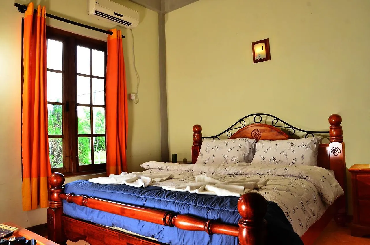 Deer Point Hotel كاندي منتجع