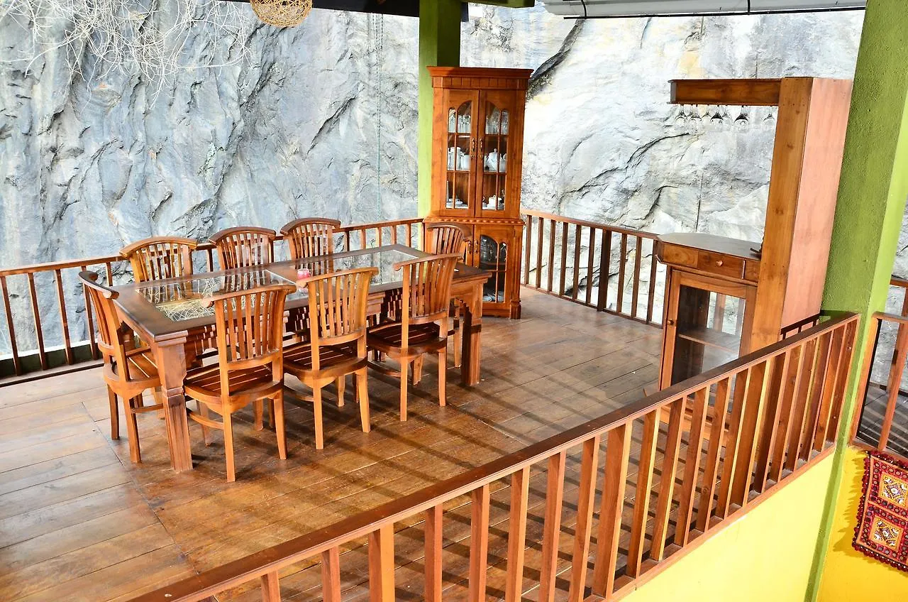 منتجع Deer Point Hotel كاندي