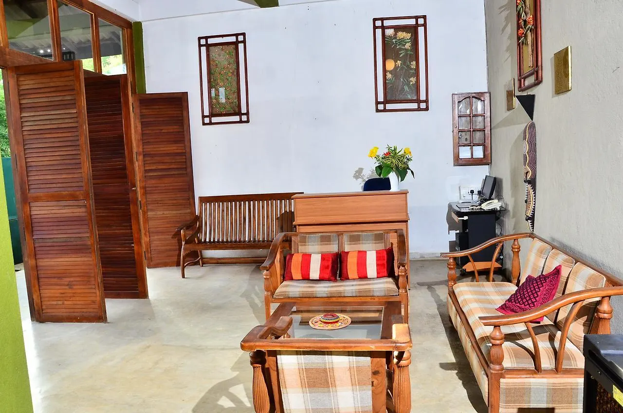 Deer Point Hotel كاندي 3*,  سريلانكا