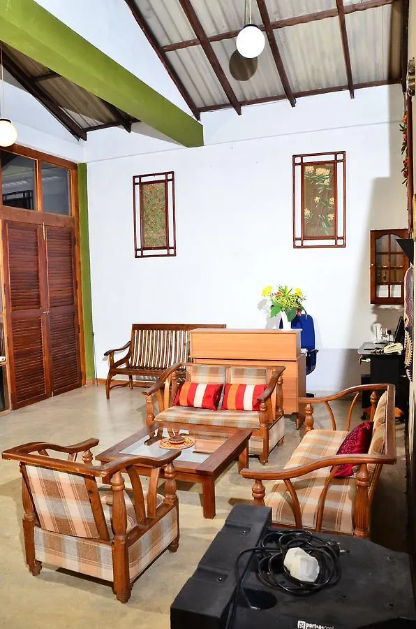 Deer Point Hotel كاندي منتجع