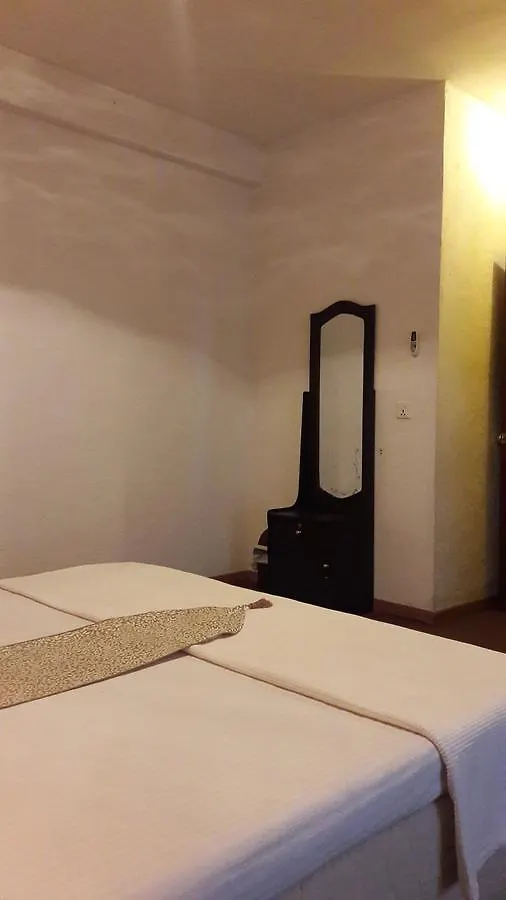 Deer Point Hotel كاندي 3*,